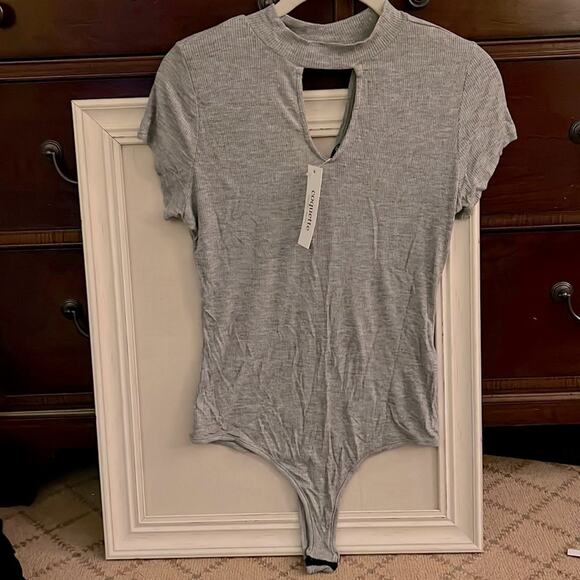 Popular Basics gray ribbed mock neck body suit W double keyhole cutouts NWT L - Picture 1 of 7